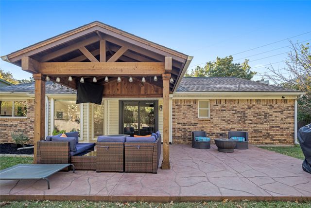 565 Yellowstone Drive, Grapevine, TX 76051