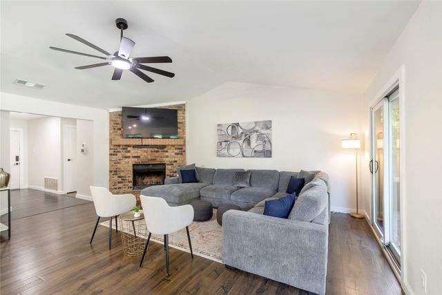 565 Yellowstone Drive, Grapevine, TX 76051