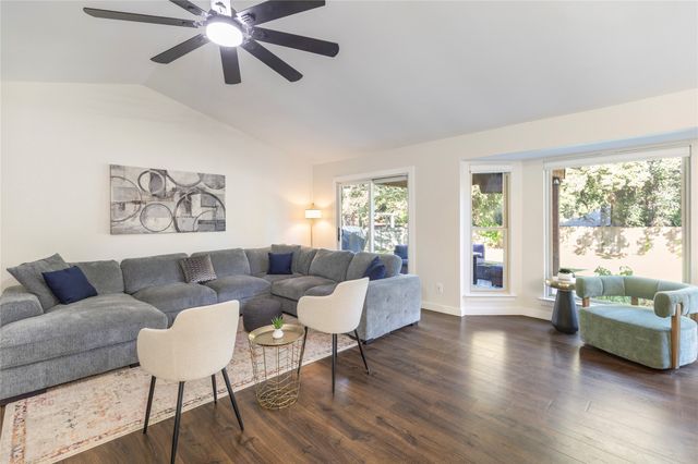 565 Yellowstone Drive, Grapevine, TX 76051