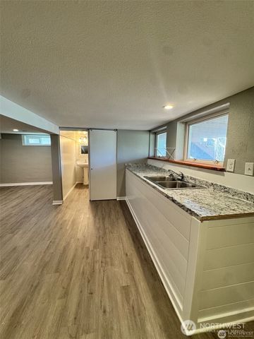 7804 S 128th, Seattle, WA 98178