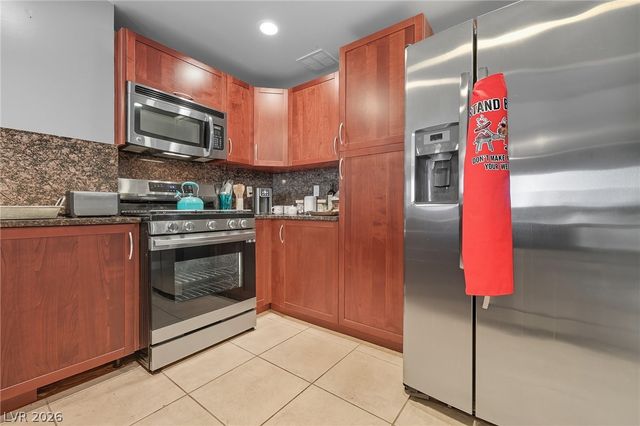 150 LAS VEGAS BLVD N 1114, Las Vegas, NV 89101
