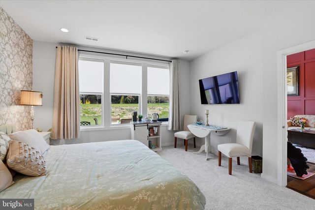 380 HUNTINGTON LN, Ambler, PA 19002