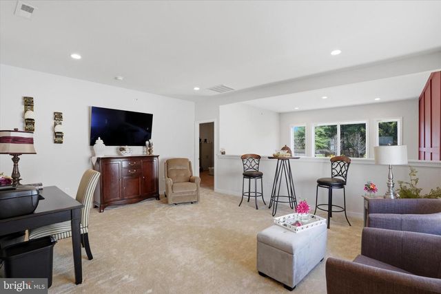 380 HUNTINGTON LN, Ambler, PA 19002