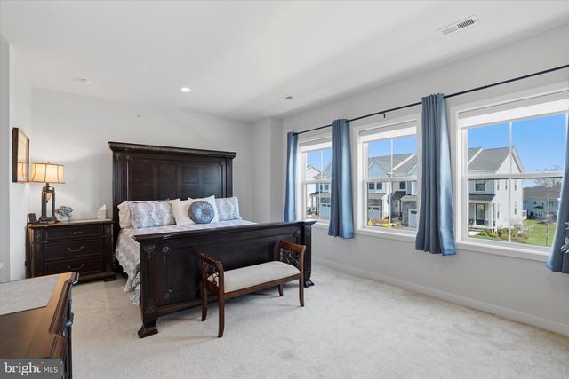 380 HUNTINGTON LN, Ambler, PA 19002