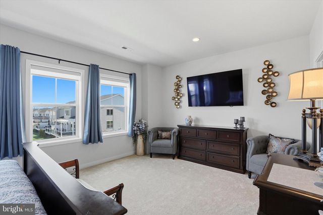 380 HUNTINGTON LN, Ambler, PA 19002