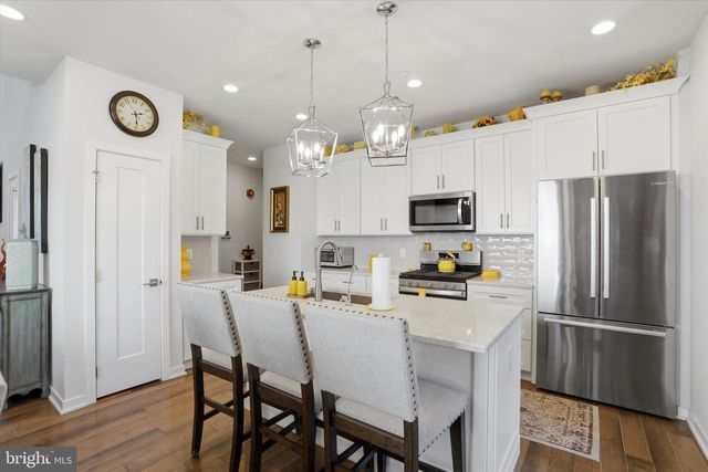 380 HUNTINGTON LN, Ambler, PA 19002