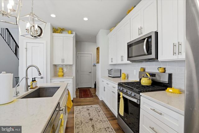 380 HUNTINGTON LN, Ambler, PA 19002