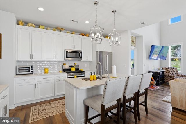 380 HUNTINGTON LN, Ambler, PA 19002