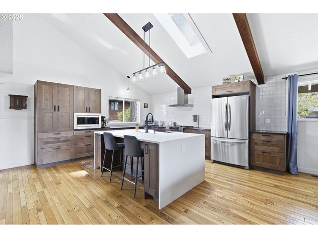 720 Ne 31ST Pl, Canby, OR 97013