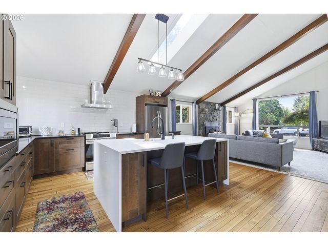 720 Ne 31ST Pl, Canby, OR 97013