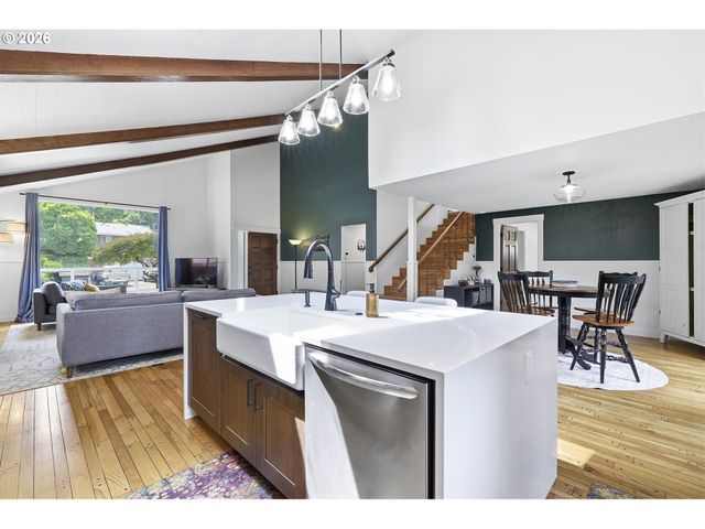 720 Ne 31ST Pl, Canby, OR 97013