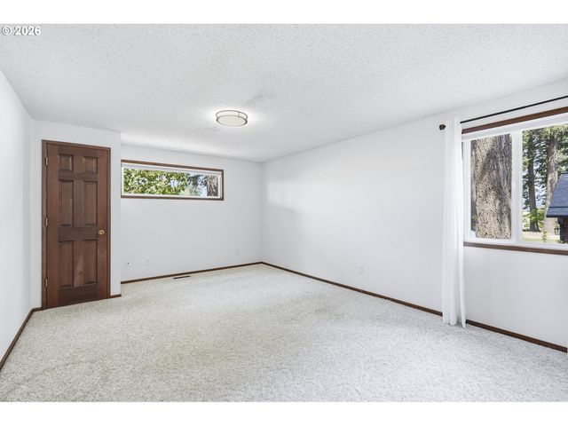 720 Ne 31ST Pl, Canby, OR 97013