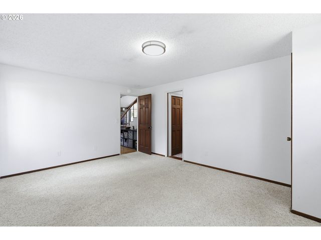 720 Ne 31ST Pl, Canby, OR 97013