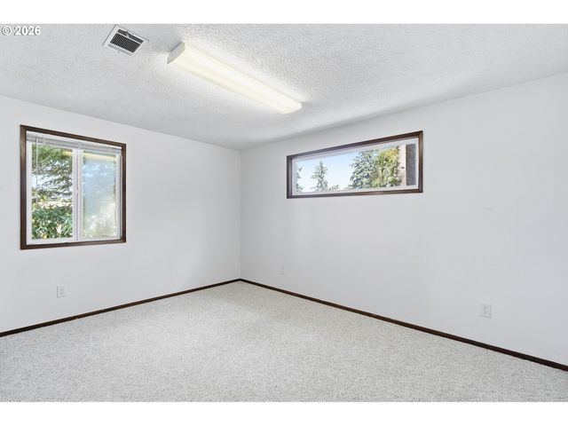 720 Ne 31ST Pl, Canby, OR 97013