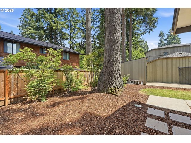 720 Ne 31ST Pl, Canby, OR 97013
