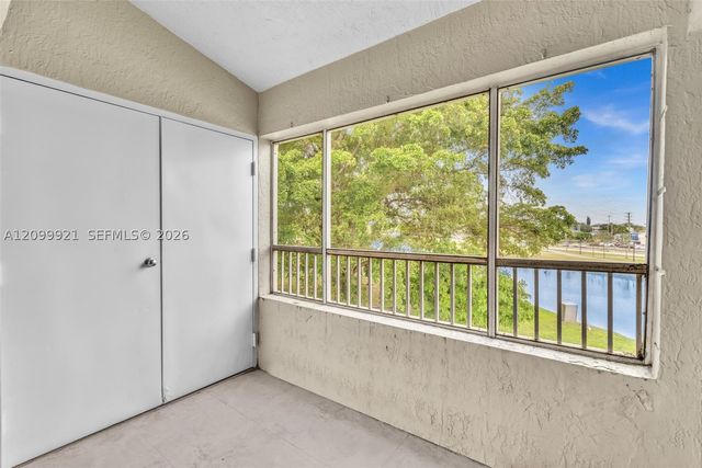 2881 N Oakland Forest Dr 307, Oakland Park, FL 33309