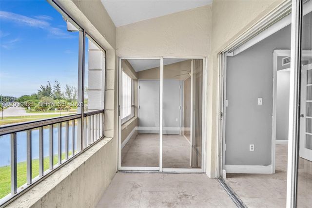 2881 N Oakland Forest Dr 307, Oakland Park, FL 33309