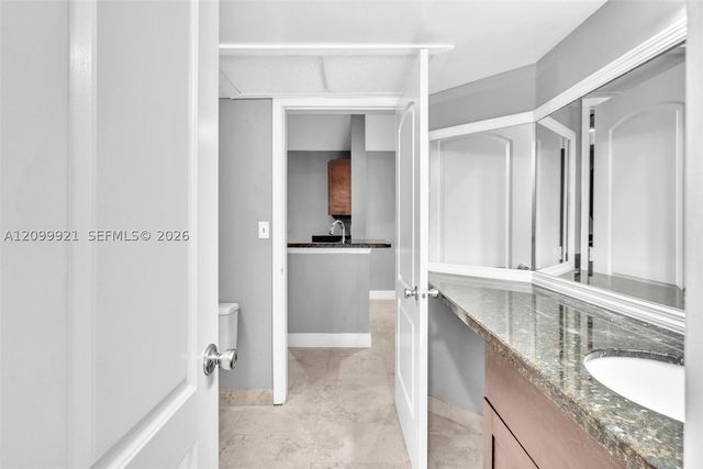 2881 N Oakland Forest Dr 307, Oakland Park, FL 33309