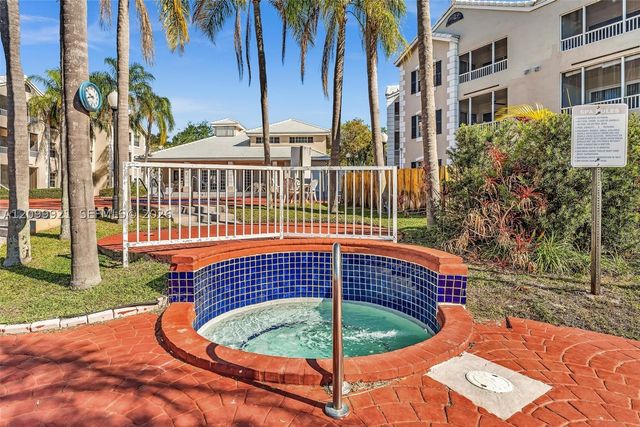 2881 N Oakland Forest Dr 307, Oakland Park, FL 33309