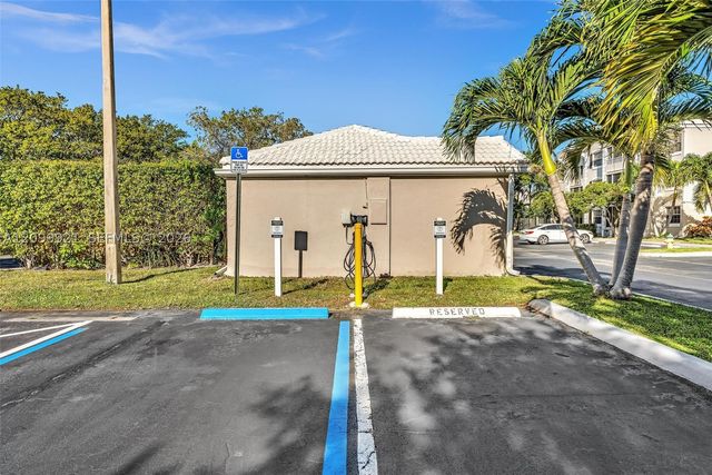 2881 N Oakland Forest Dr 307, Oakland Park, FL 33309