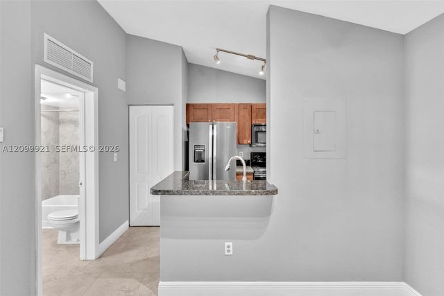2881 N Oakland Forest Dr 307, Oakland Park, FL 33309