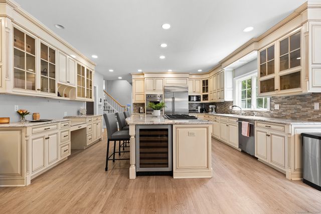 40 Wildwood Road, Stamford, CT 06903