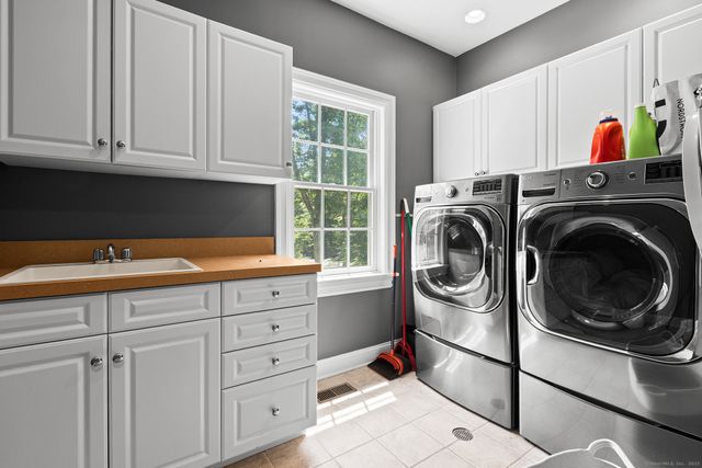 40 Wildwood Road, Stamford, CT 06903