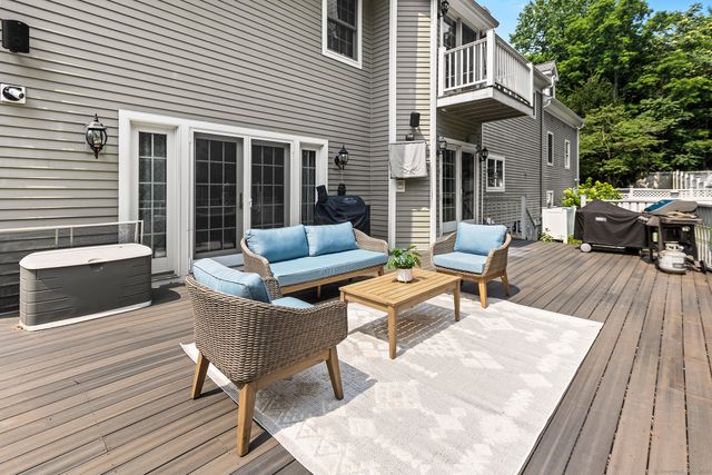 40 Wildwood Road, Stamford, CT 06903