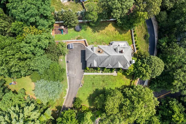 40 Wildwood Road, Stamford, CT 06903