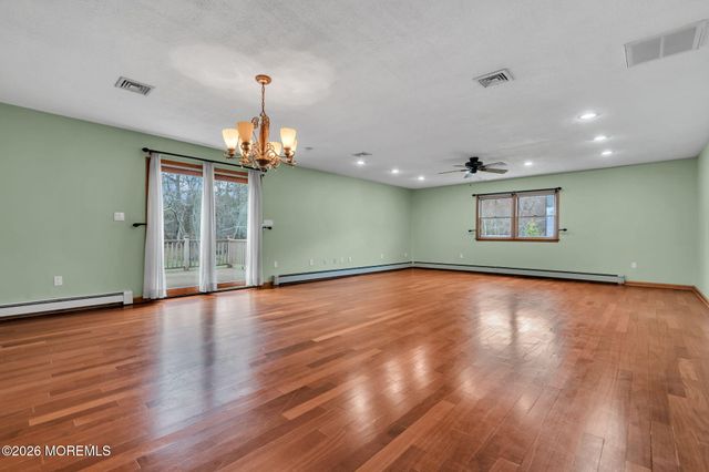 20 Sylvan Boulevard, Howell, NJ 07731