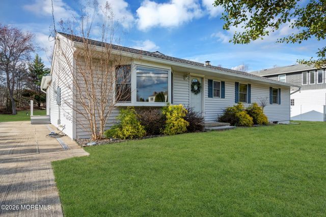 20 Sylvan Boulevard, Howell, NJ 07731