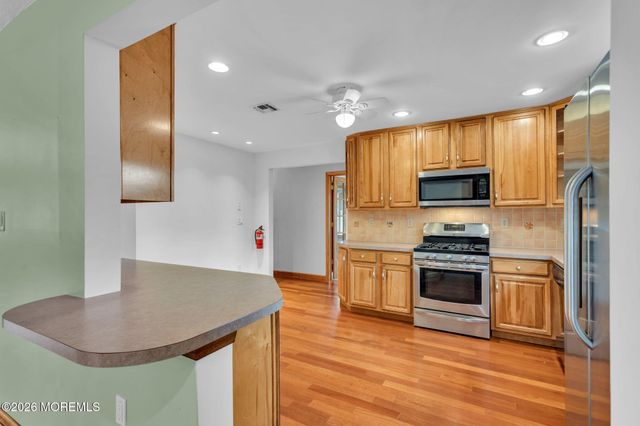 20 Sylvan Boulevard, Howell, NJ 07731