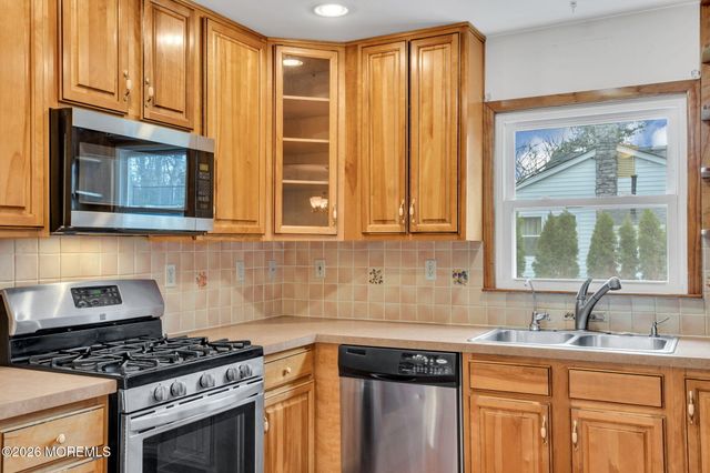 20 Sylvan Boulevard, Howell, NJ 07731