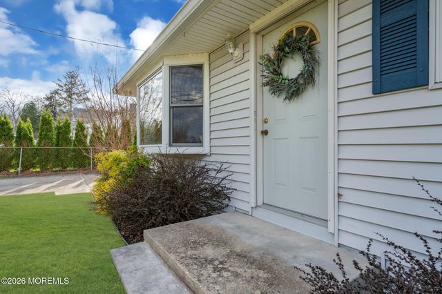 20 Sylvan Boulevard, Howell, NJ 07731