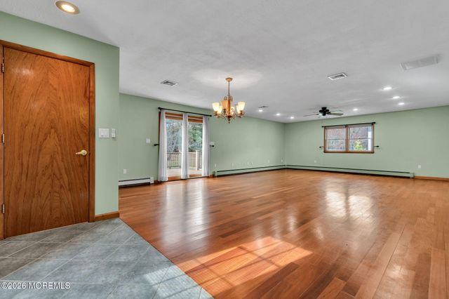 20 Sylvan Boulevard, Howell, NJ 07731