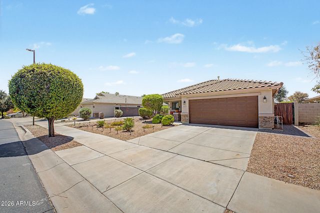 15777 W LATHAM Street, Goodyear, AZ 85338