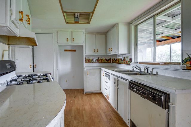 17677 Olinda Road, Anderson, CA 96007