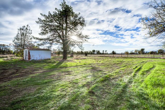 17677 Olinda Road, Anderson, CA 96007
