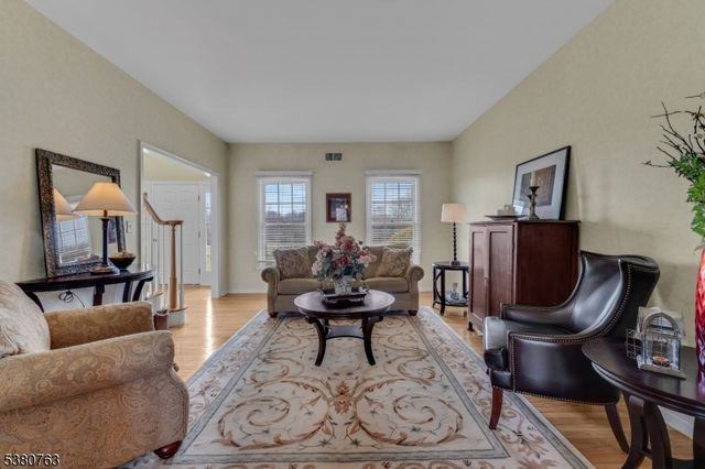 107 Mc Cullough Rd, Washington Twp., NJ 07882