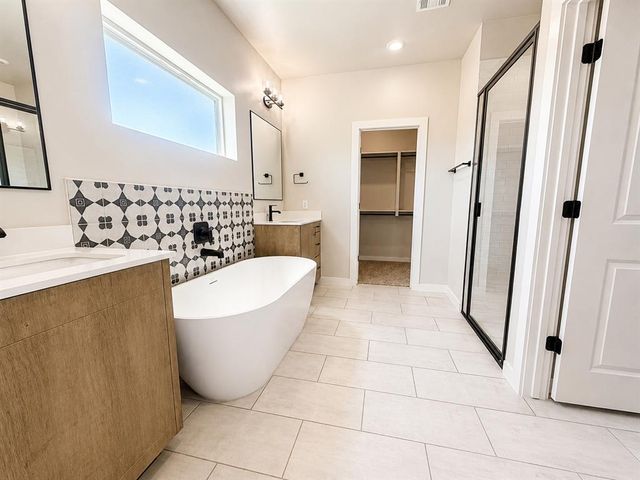 18020 Fields Drive, Edmond, OK 73012