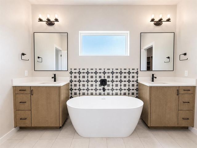18020 Fields Drive, Edmond, OK 73012
