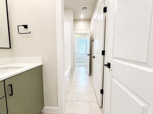 18020 Fields Drive, Edmond, OK 73012