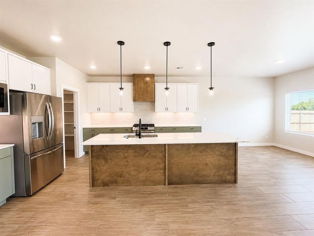 18020 Fields Drive, Edmond, OK 73012