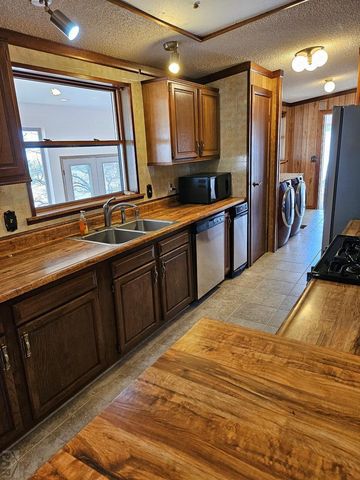 1413 County Rd 671, Rye, CO 81069