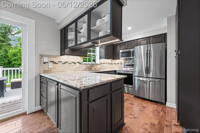 2904 Sun Terrace Drive, Hartland, MI 48353