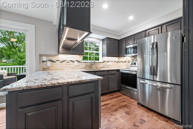 2904 Sun Terrace Drive, Hartland, MI 48353