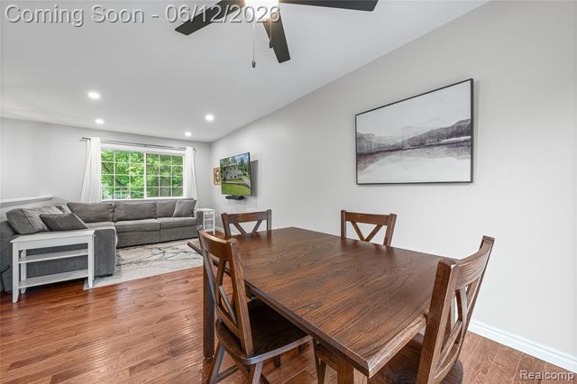 2904 Sun Terrace Drive, Hartland, MI 48353