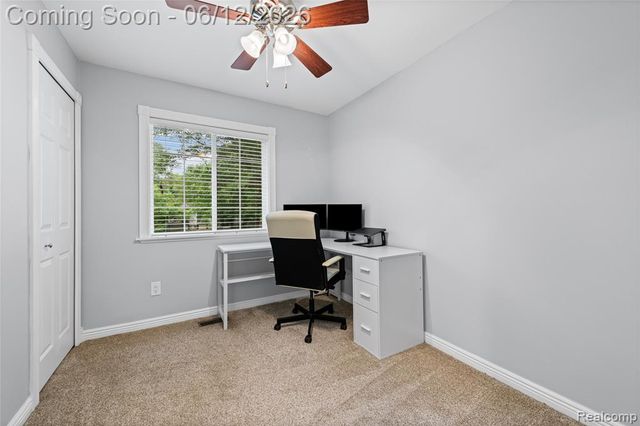 2904 Sun Terrace Drive, Hartland, MI 48353