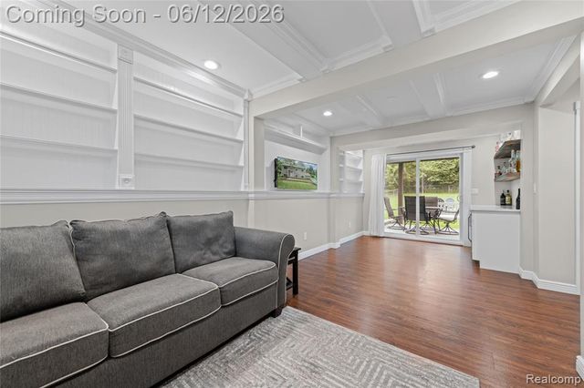 2904 Sun Terrace Drive, Hartland, MI 48353