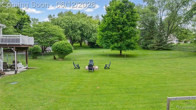 2904 Sun Terrace Drive, Hartland, MI 48353